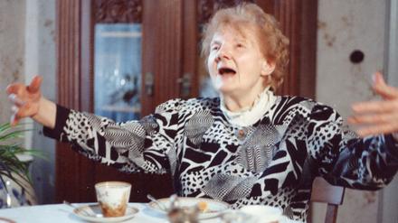 Viktoria Eichner in „Prenzlauer Berg Walzer“. Das Filmteam war ab 1990 drei Jahre lang immer wieder bei den Protagonist:innen zu Gast. 