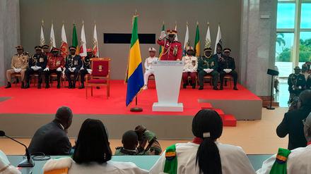 Der gabunische Putschführer General Brice Oligui Nguema während seiner Vereidigung in Libreville, Gabun, am 4. September als Interimspräsident.