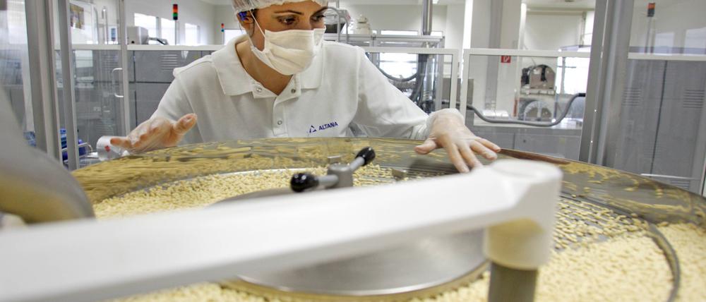 Magensäureblocker drosseln so die Produktion von Magensäure und gelten als Mittel der Wahl bei Sodbrennen und Geschwüren.