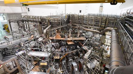 Das 725 Tonnen schwere, ringförmige Plasmagefäß für das Kernfusionsexperiment „Wendelstein 7-X“ im Max-Planck-Institut für Plasmaphysik, aufgenommen am 21.08.2017 in Greifswald.