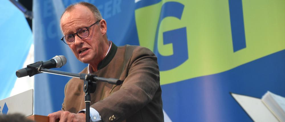Friedrich Merz auf dem Gillamoos-Festplatz.