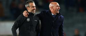 Der spanische Weltmeister-Trainer Jorge Vilda neben dem suspendierten Verbandspräsidenten Luis Rubiales