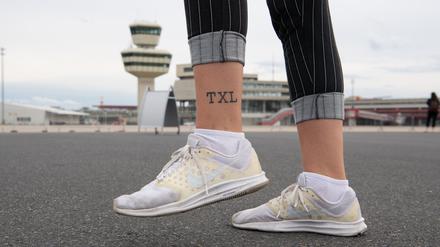Noch liegt sie brach: die Fläche vor der alten Frachtkantine am Flughafen Tegel.