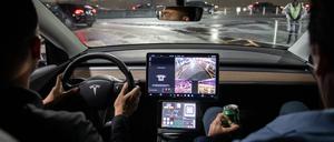 Alle 25 untersuchten Automarken, darunter BMW und Ford, Toyota und Tesla, boten allesamt einen unzureichenden Datenschutz, zeigt eine aktuelle Studie.
