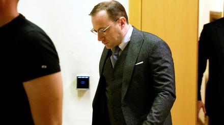 Florian Teichtmeister verlässt das Gericht in Wien.