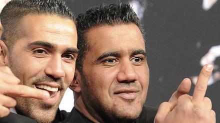 Der Rapper Bushido (l) posiert mit Arafat Abou-Chaker am 03.02.2010 bei der Premiere des Films „Zeiten ändern Dich“ 