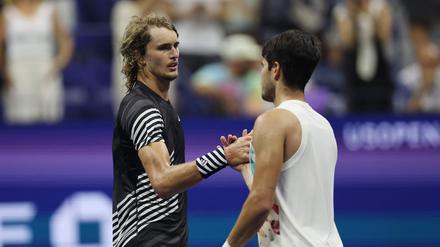 Wer gratuliert am Sonntag am Ende wem? Der direkte Vergleich steht insgesamt bei 5:4 für Zverev.