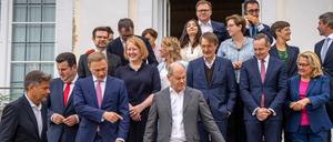 Bundeskanzler Olaf Scholz mit seinem Kabinett.