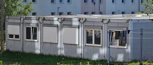 Wohncontainer stehen auf dem Gelände der Erstaufnahme-Einrichtungen (EAE) des Landes Brandenburg in Eisenhüttenstadt.