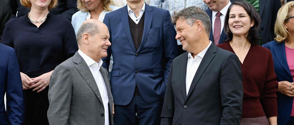 Olaf Scholz, Robert Habeck und Annalena Baerbock bei der Kabinettsklausur in Meseberg