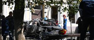 Ein kaputtes Auto nach dem Drohnenangriff auf Rostow am Don in Russland.