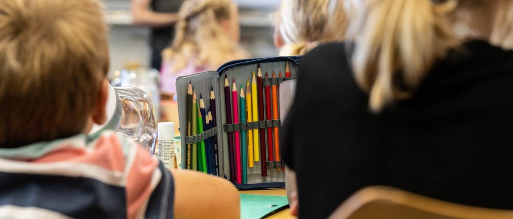 Ein neues Beratungsgremium der Bildungsverwaltung soll Lösungen für den Mangel an ausgebildeten Grundschullehrern finden.