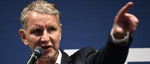 07.09.2023, Brandenburg, Oranienburg: Der Thüringer AfD-Fraktionschefs Björn Höcke spricht auf dem Schlossplatz in Oranienburg.