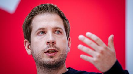 04.07.2022, Berlin: Kevin Kühnert, SPD-Generalsekretär, gibt eine Pressekonferenz nach den Gremiensitzungen seiner Partei.