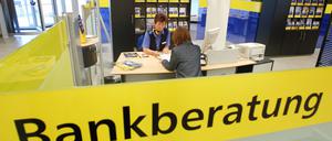 Die Bafin hat die Deutsche Bank aufgefordert, die Einschränkungen im Kundenservice ihrer Tochter Postbank „schnellstmöglich abzustellen“.
