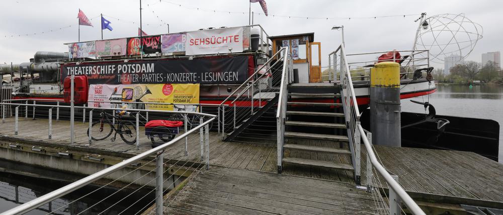 Das Theaterschiff wird seit 1992 bespielt.