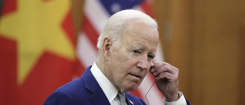 Joe Biden, Präsident der USA, nimmt an einer Pressekonferenz am Sitz des Zentralkomitees der Kommunistischen Partei von Vietnam (KPV) teil.