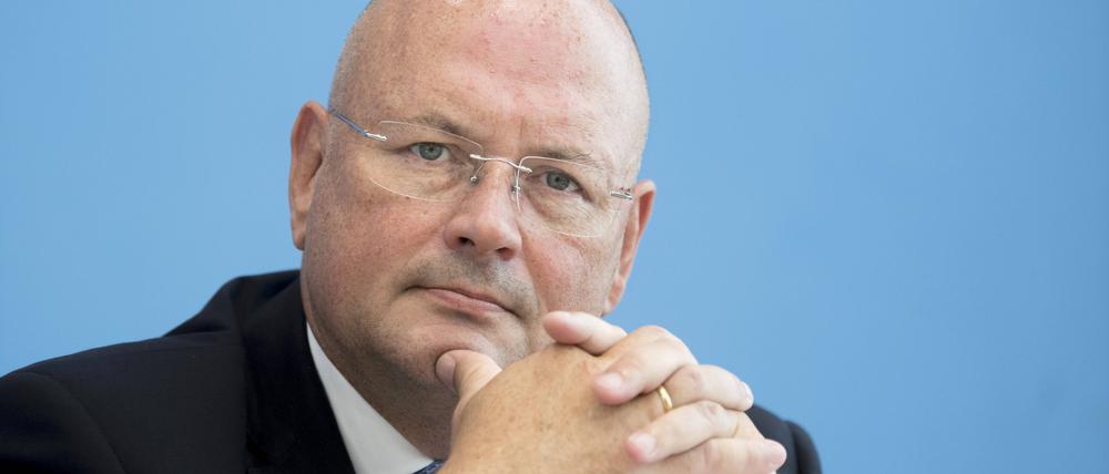 Arne Schönbohm war als Leiter des Bundesamts für Sicherheit in der Informationstechnik (BSI) im Herbst 2022 abberufen worden. 