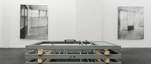 Blick in die Ausstellung von Bastian Gehbauer in der Hoto Galerie.