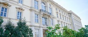 12.09.2023, Berlin: Pflanzen unterschiedlicher Art wachsen auf den Humboldt-Terrassen vor dem Humboldt-Forum, während dieser vom Generalintendant, der Senatsbaudirektorin und dem Vorstand für den Baubereich eingeweiht wird. 