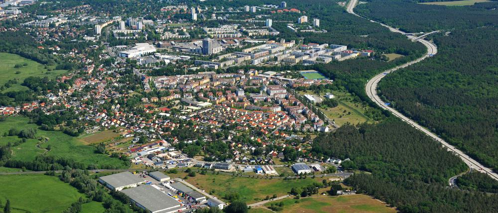Luftbild vom Kirchsteigfeld: Die unbebaute Fläche befindet sich links der Autobahn A115.