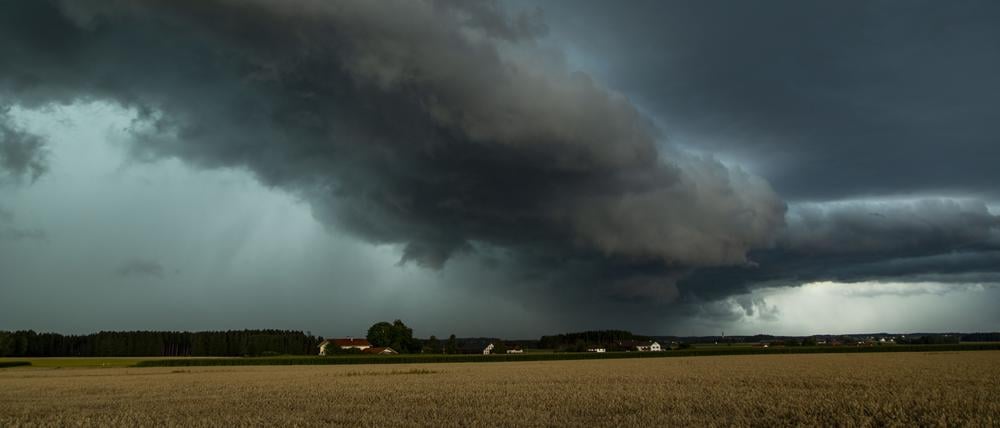Ein Gewitter zieht über Altenmarkt (Symbolfoto).