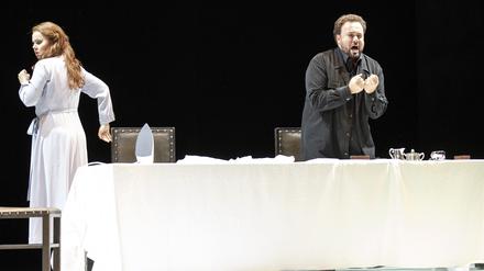 Szene aus „Don Carlo“ an der Berliner Staatsoper