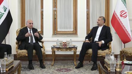 Die Außenminister aus dem Iran und Irak sprechen miteinander. Gleichzeitig verlegen Irans Revolutionsgarden (IRGC) Panzer und Artillerie an die Grenze zum Irak. 