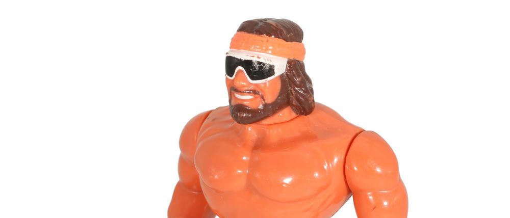 Wo ein Mann noch ein Mann ist. Eine Action-Figur mit den Zügen des Wrestlers Randy Savage.