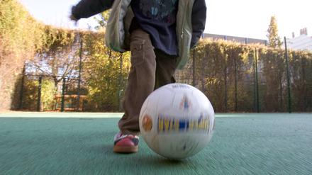 Vor allem bei Kindern in der Nachbarschaft ist der Bolzplatz sehr beliebt (Symbolbild). 