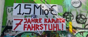 Dieser Schriftzug prangt seit kurzem neben dem defekten Fahrstuhl an der Kindl-Treppe. 