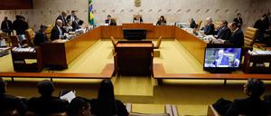 Nach dem missglückten Staatsstreich in Brasilien hat der erste Gerichtsprozess gegen mutmaßliche Beteiligte begonnen. 