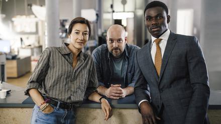 Die Neue: Kommissarin Cris Blohm (Johanna Wokalek, mit Stephan Zinner und Bless Amada.