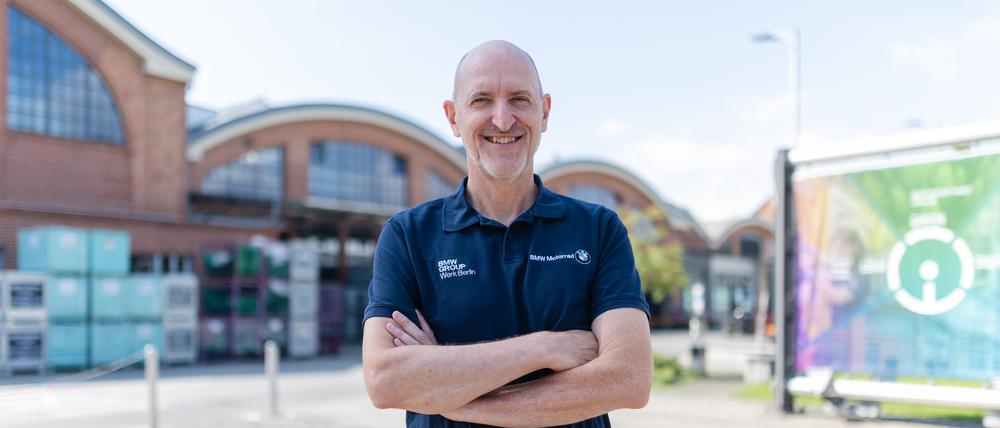 Helmut Schramm, Leiter des BMW-Motorradwerks in Spandau (Am Juliusturm 14-38).