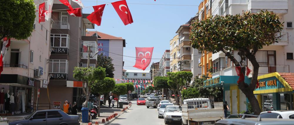 Viele Rentner:innen aus Deutschland, darunter auch viele Deutsch-Türken und Kurden, verbringen ein Großteil ihrer Rente in Orten wie Alanya, wo der Lebensunterhalt günstiger ist.