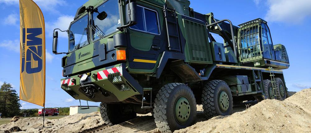 Ein Spezialfahrzeug des Herstellers Rheinmetall MAN bei der Leistungsschau „FIREmobil“ im brandenburgischen Welzow.