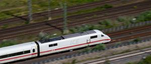 Lediglich 70,6 Prozent der Fahrgäste kamen 2022 mit weniger als 15 Minuten Verspätung an ihrem Zielort an.