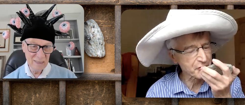 Laudator Rich Roberts (l) bei der virtuellen Preisvergabe für die Ig-Nobelpreise an den Gewinner in der Kategorie  „Chemie und Geologie“ Jan Zalasiewicz, der an einem Stein leckt (undatierte Aufnahme).