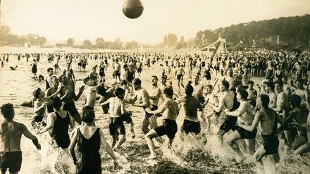 Ob am Wannsee oder anderswo: Baden machte Menschen schon immer Spaß – aus evolutionären Gründen?