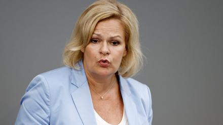 ARCHIV - 06.09.2023, Berlin: Nancy Faeser (SPD), Bundesministerin für Inneres und Heimat, hier am 06.09.2023 im Bundestag, stellt sich hinter die Grenzüberwachungspläne Ursula von der Leyens.