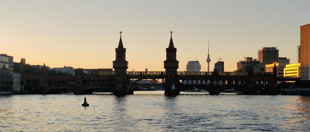 Die Oberbaumbrücke in Berlin.