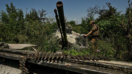 Ein ukrainischer Soldat an der Front im Süden. 
