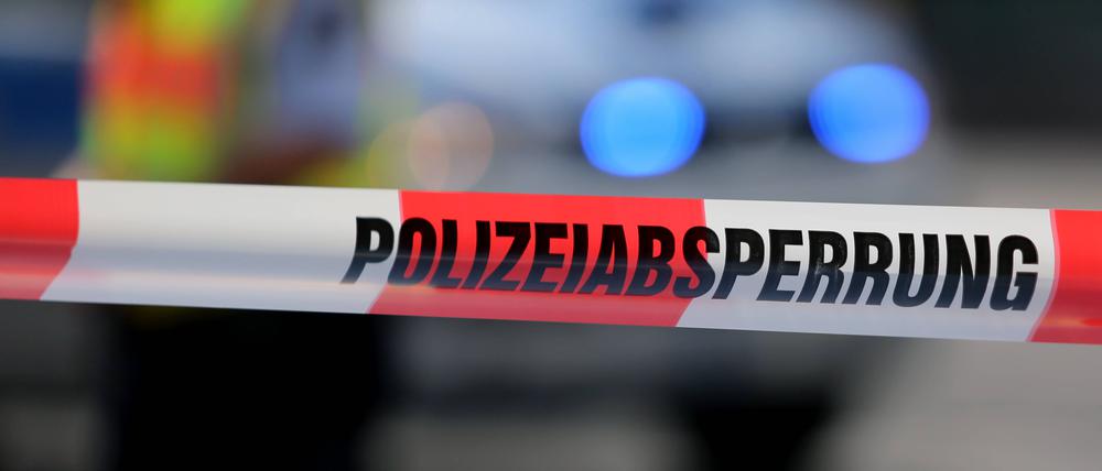 Bei einem Verkehrsunfall an der Ecke Subbelrather Straße und Ehrenfeldgürtel in Köln-Ehrenfeld wurde am Mittwoch, 20. Mai, eine Radfahrerin schwer verletzt. Verkehrsunfall Köln-Ehrenfeld
at a Traffic accident to the Corner Road and Ehrenfeldgürtel in Cologne Ehrenfeld was at Wednesday 20 May a Radfahrerin heavy injured Traffic accident Cologne Ehrenfeld