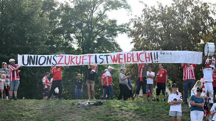 Insgesamt 1500 Zuschauende unterstützten Union beim Spitzenspiel gegen Viktoria. 