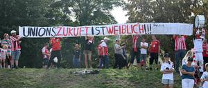 Insgesamt 1500 Zuschauende unterstützten Union beim Spitzenspiel gegen Viktoria. 