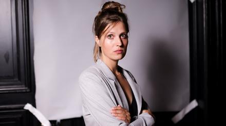 Charlotte Gneuß, Autorin, bei einem Fototermin am Longlist-Abend des Deutschen Buchpreises 2023. 