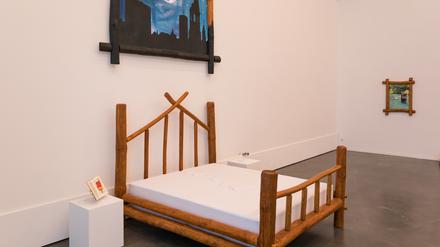 Grand Hotel Abgrund Vollpension – Ausstellung von Nicholas Warburg im Kunstraum Potsdam in der Schiffbauergasse.