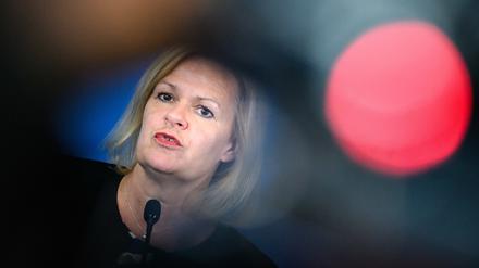 Innenminister Nancy Faeser will am Mittwoch im Innenausschuss Fragen zum Fall Schönbohm beantworten.