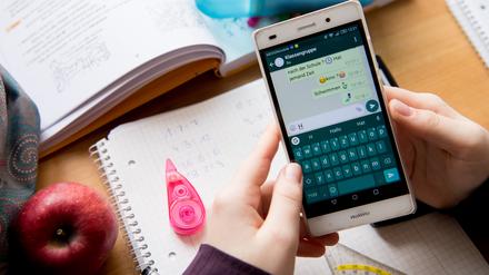 Im Grundschulunterricht sollen private Digitalgeräte nicht mehr genutzt werden. 