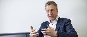 Finanzsenator Stefan Evers (CDU) zeigte sich erfreut über das Verhandlungsergebnis.